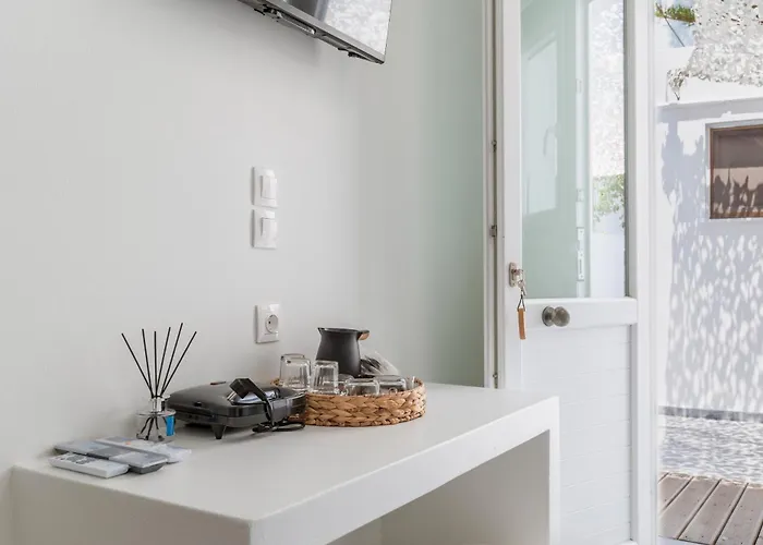 A Tinian 4 בית הארחה